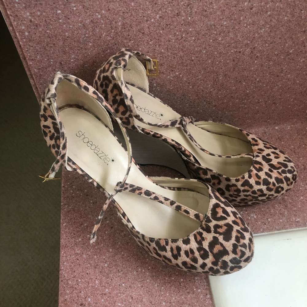 Leopard print t-strap platform wedge 4” heel